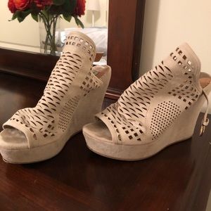 8.5 Not Rated wedges